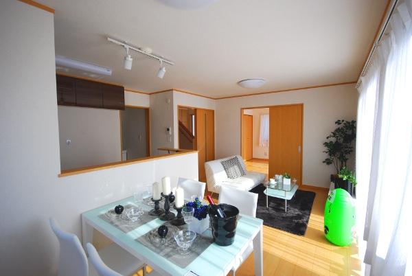 Living. Local (12 May 2013) Shooting E Building