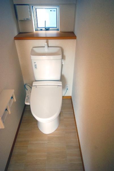 Toilet. Local (12 May 2013) Shooting E Building