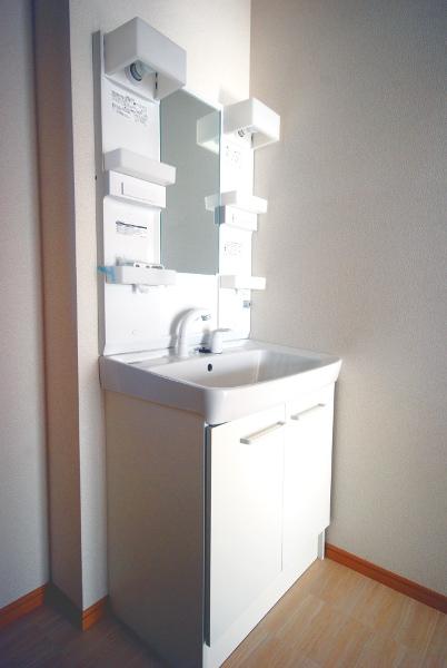 Wash basin, toilet. Local (12 May 2013) Shooting E Building