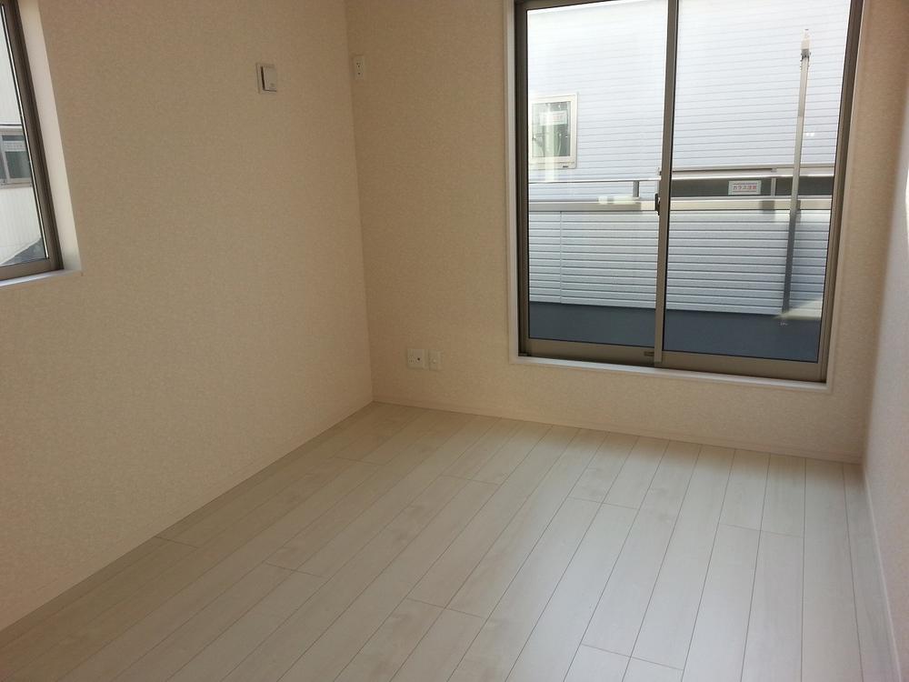 Non-living room. All room plenty of storage