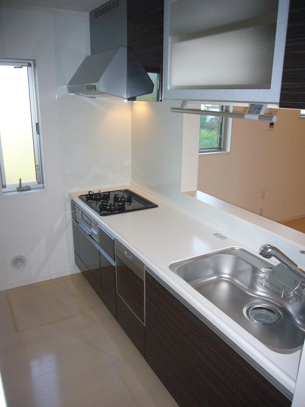 Kitchen. Indoor (11 May 2013) Shooting