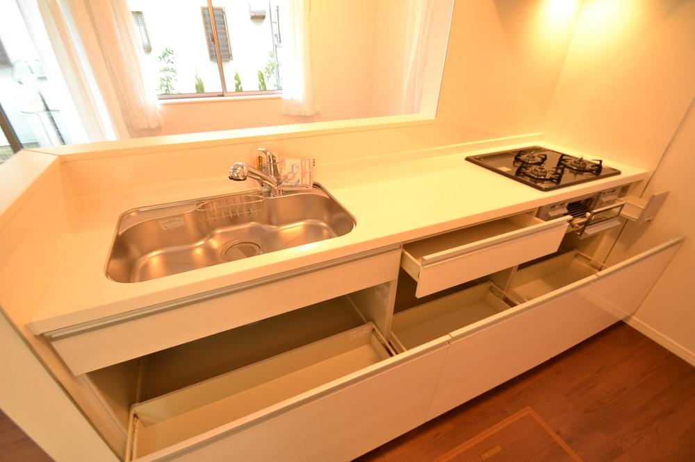 Kitchen. Indoor (12 May 2013) Shooting