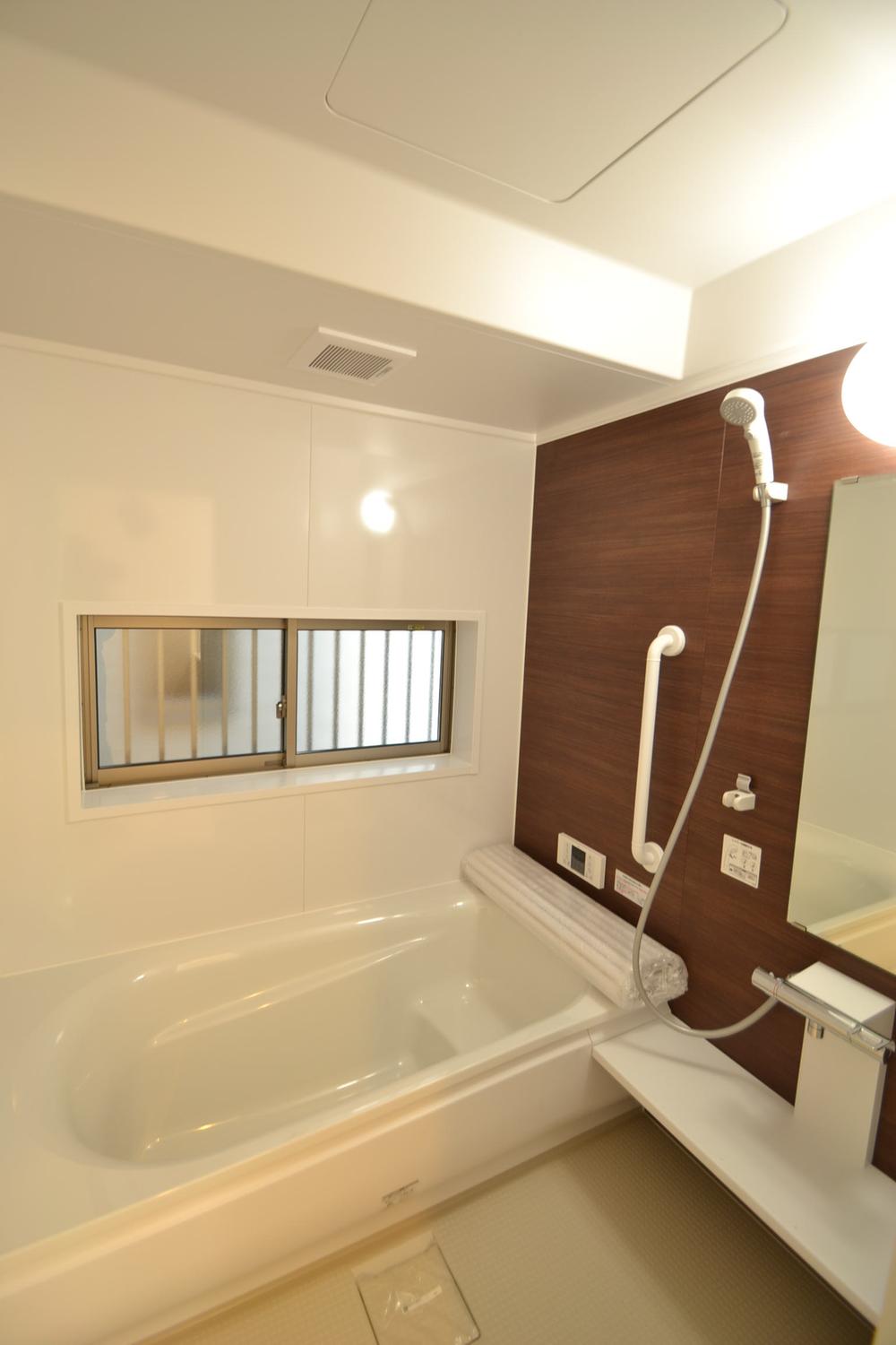 Bathroom. Indoor (12 May 2013) Shooting