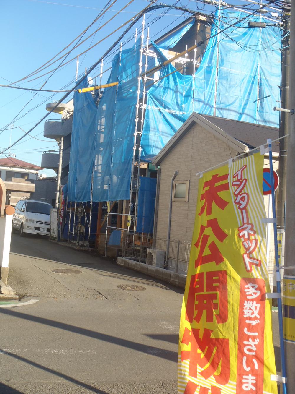 Local photos, including front road. Local (12 May 2013) Shooting