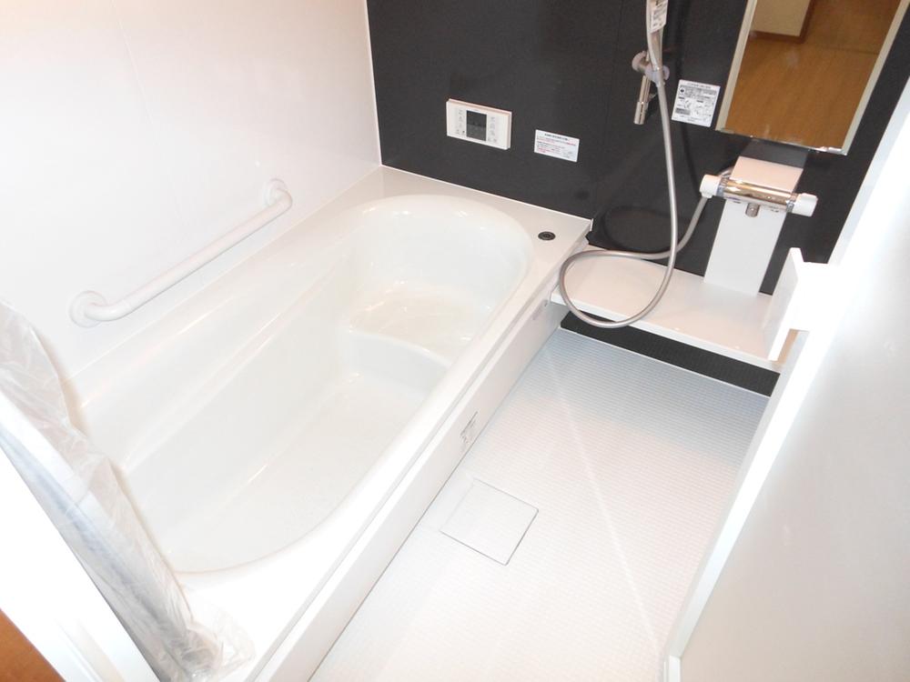 Bathroom. Building 2