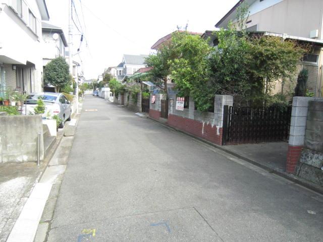 Local photos, including front road. Local (10 May 2013) Shooting