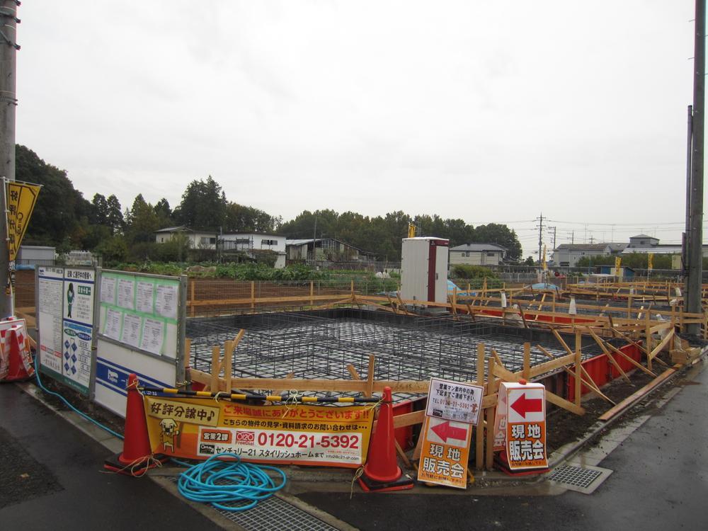 Local photos, including front road. Local (11 May 2013) Shooting