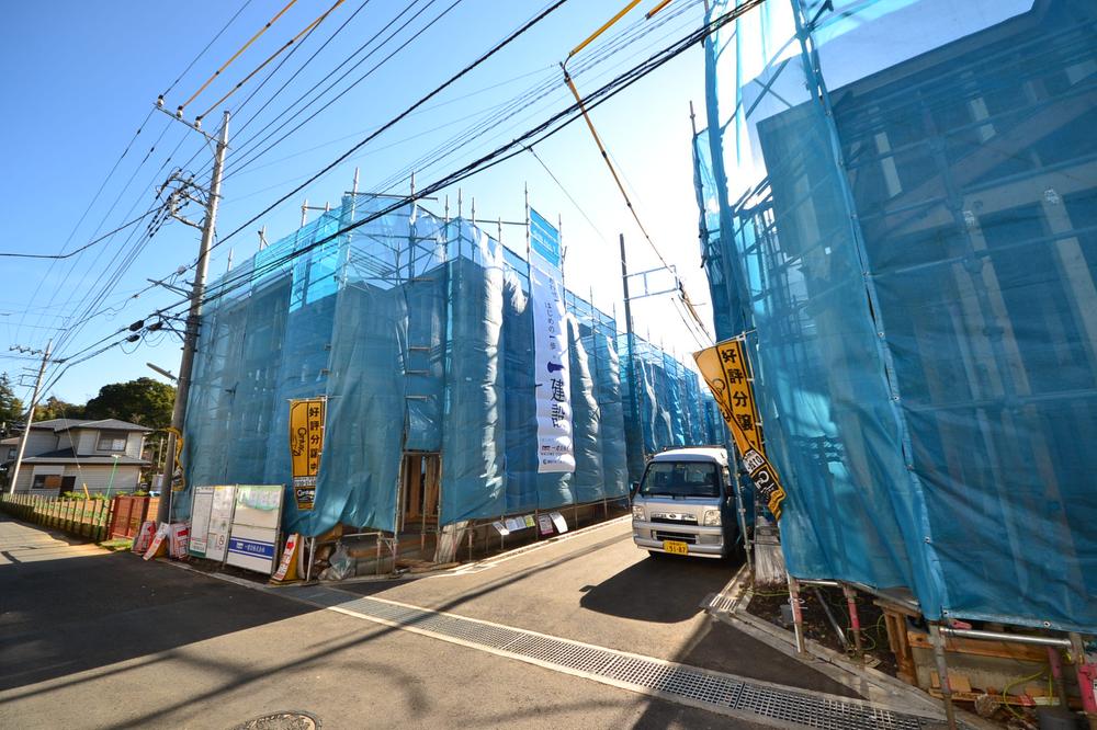 Local photos, including front road. Local (12 May 2013) Shooting