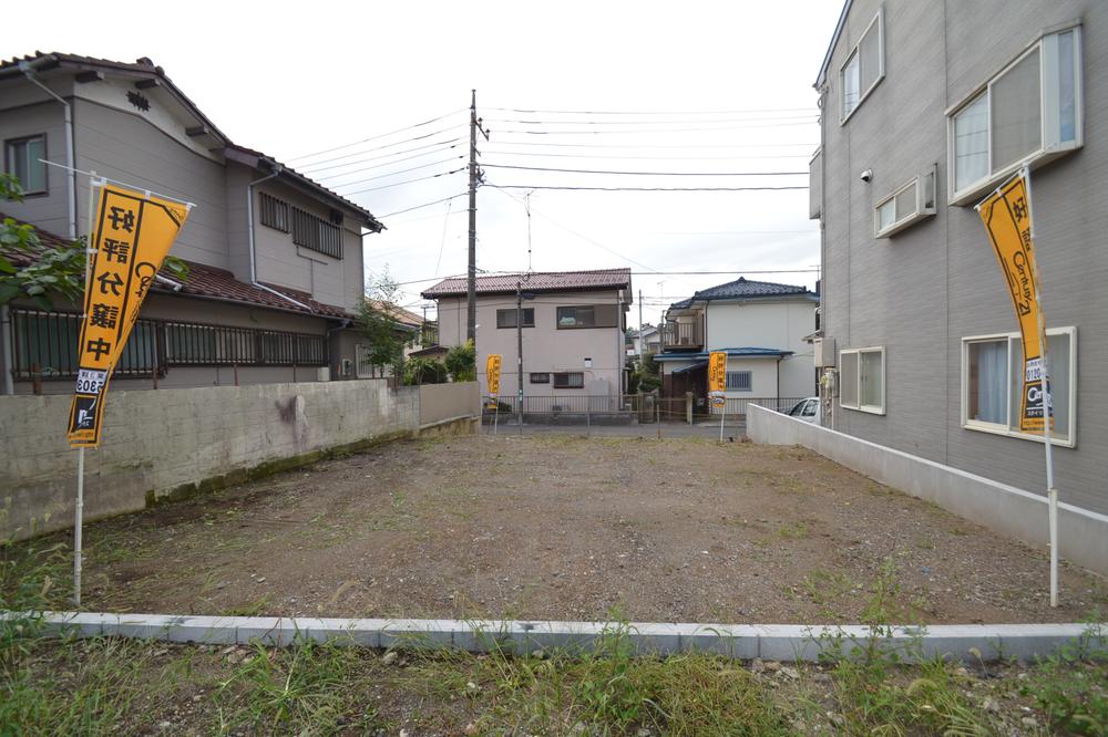 Local photos, including front road. Local (September 2013) Shooting