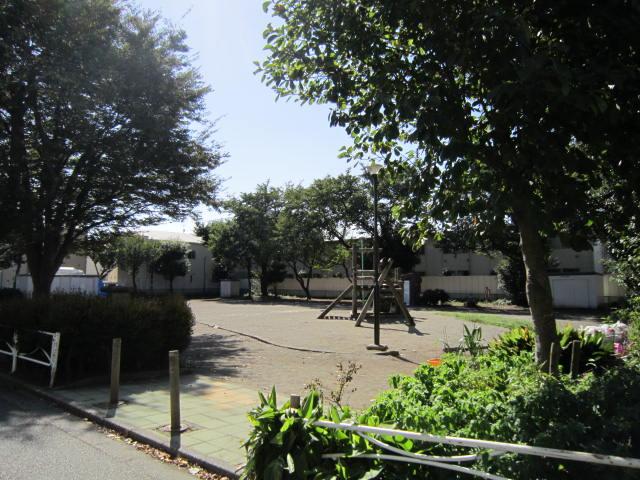 park. 30m to the old road park