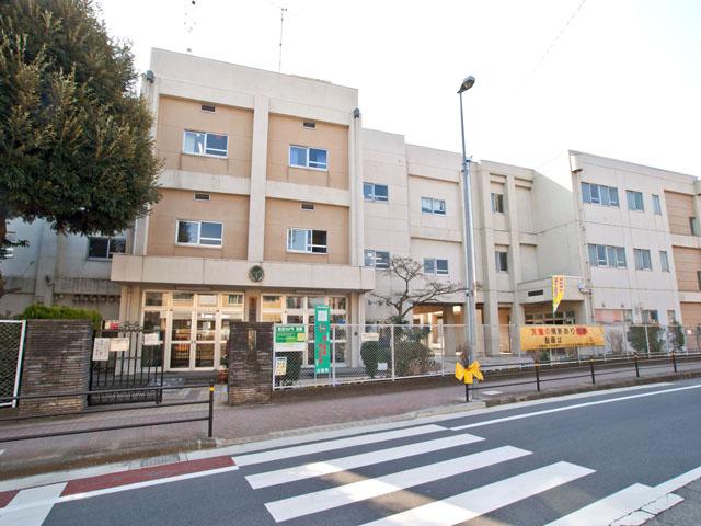 Primary school. Rinkan to elementary school 540m