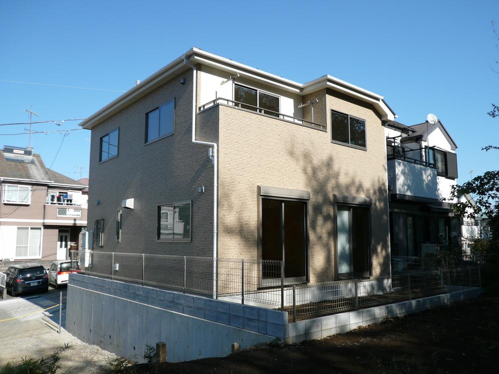 Local appearance photo. Local (11 May 2013) Shooting