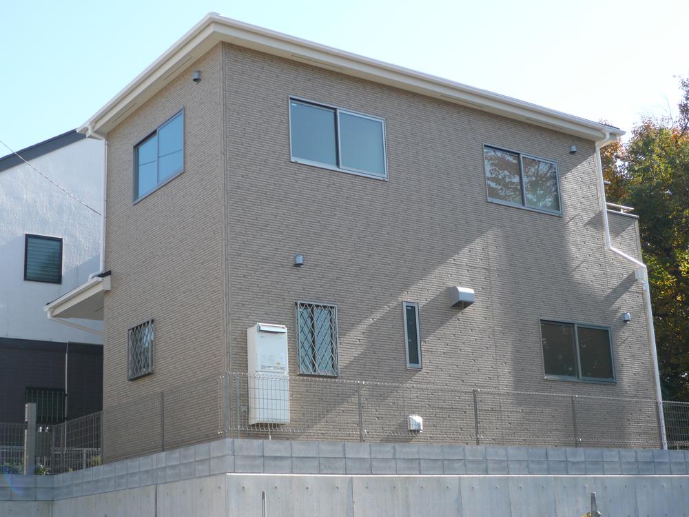 Local appearance photo. Indoor (11 May 2013) Shooting