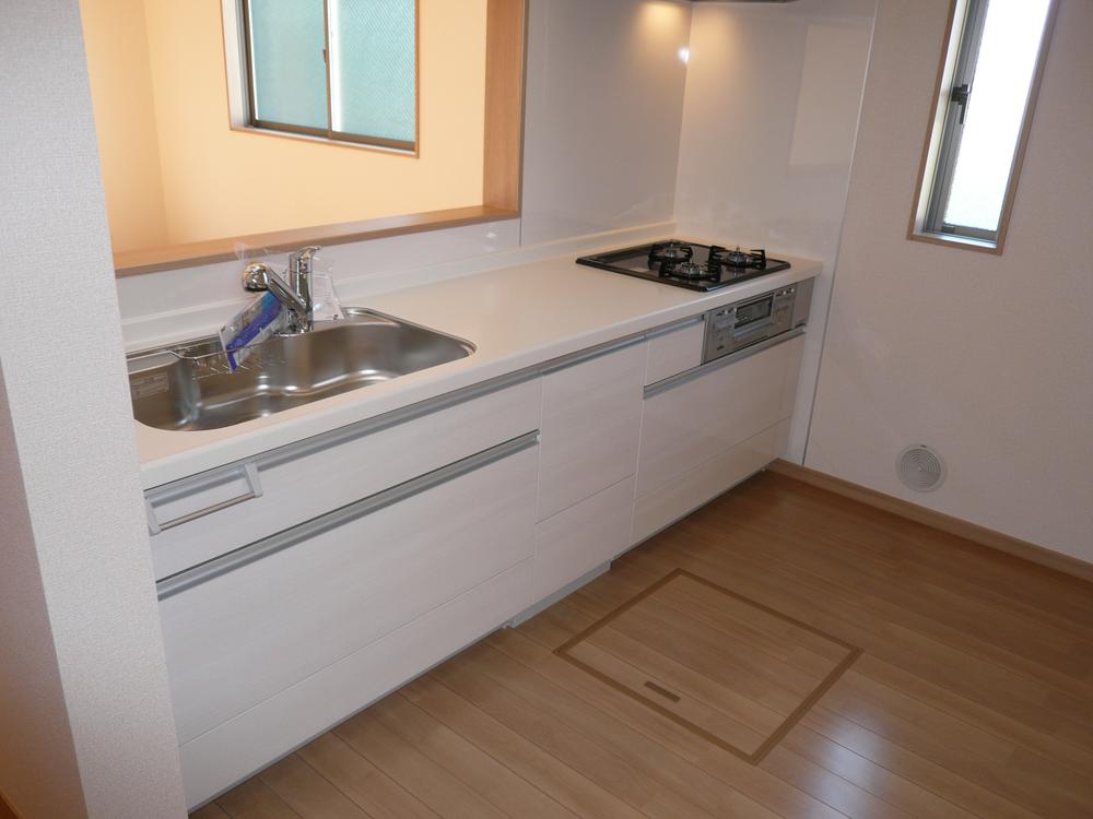 Kitchen. Indoor (11 May 2013) Shooting