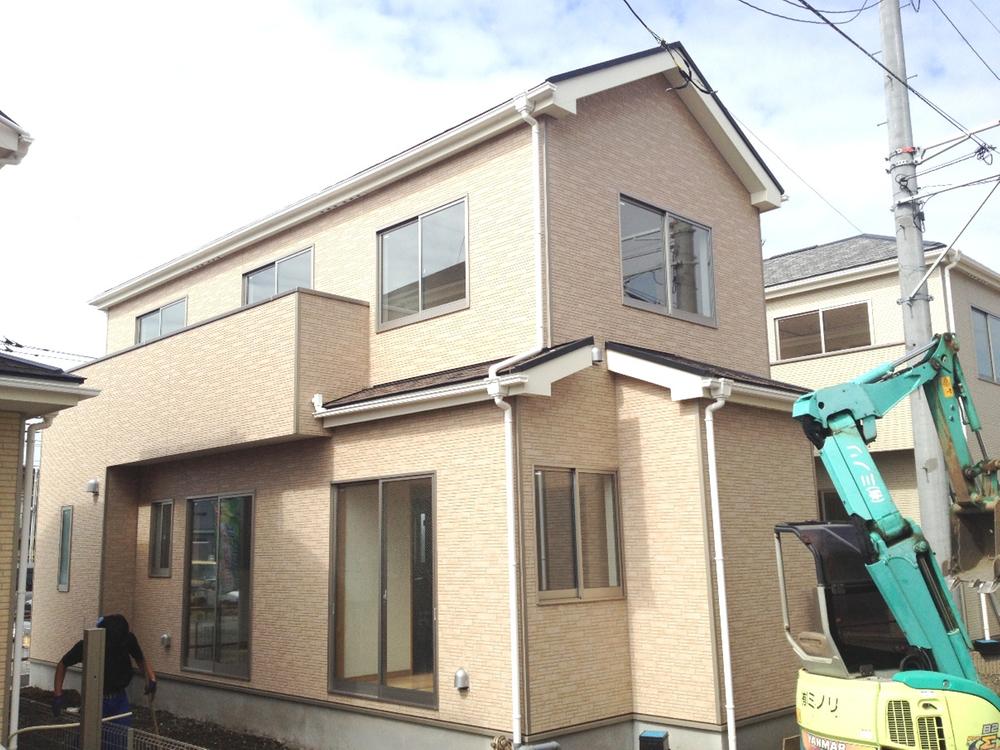 Local appearance photo. D Building