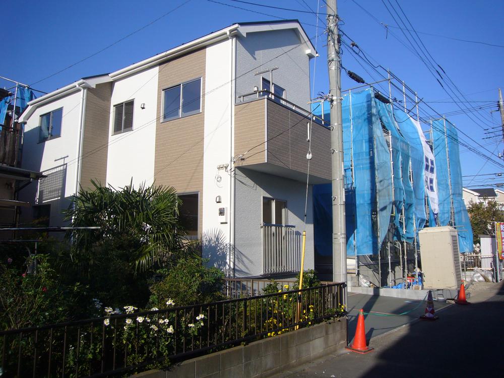 Local appearance photo. Local (11 May 2013) Shooting