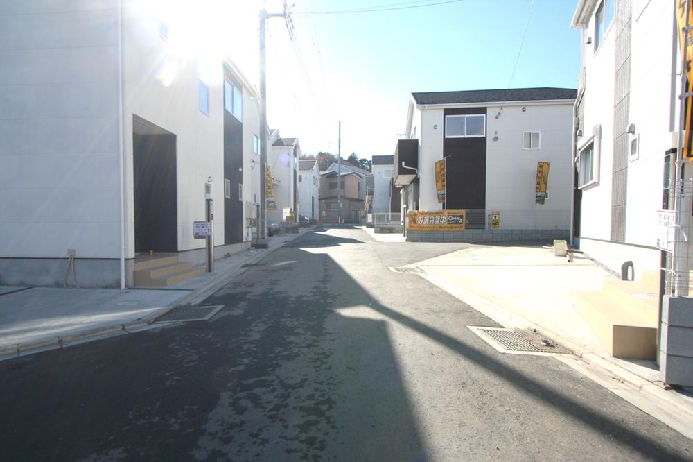 Local photos, including front road. Local (12 May 2013) Shooting