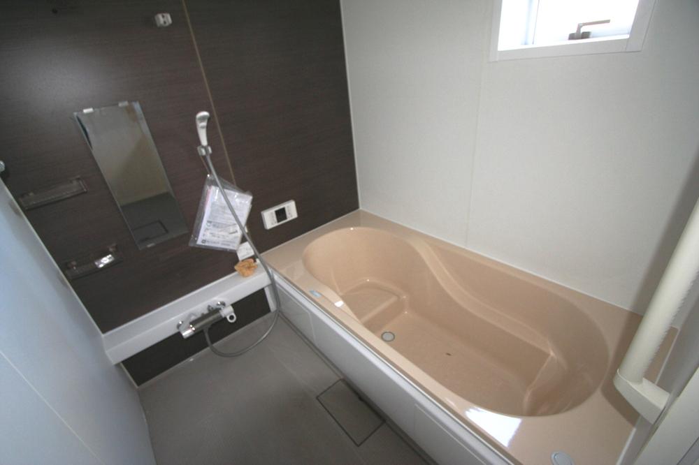 Bathroom. Local (12 May 2013) Shooting