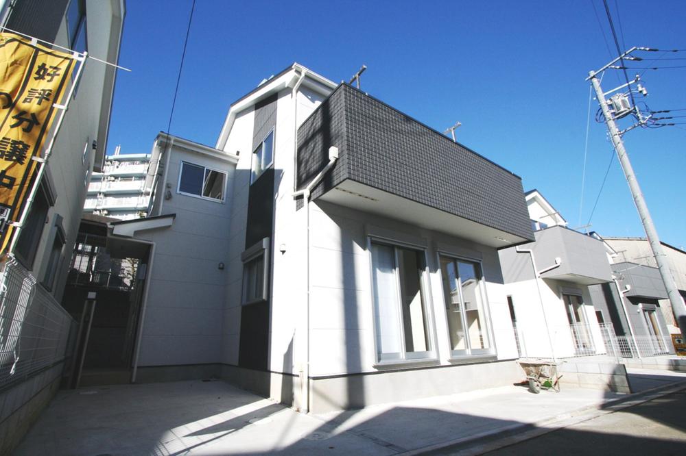 Local appearance photo. Local (12 May 2013) Shooting