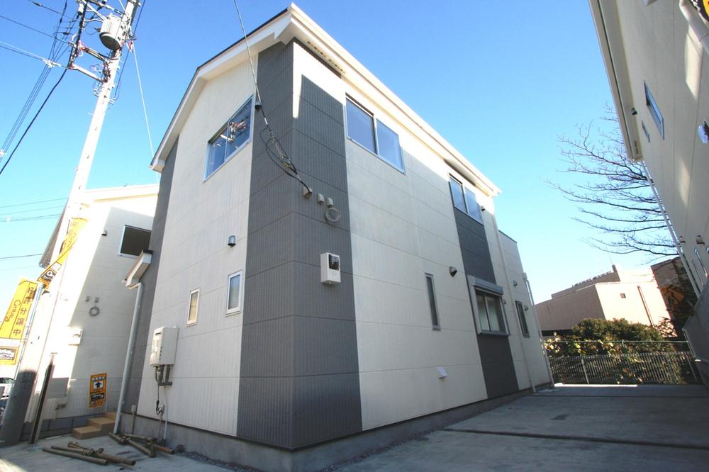 Local appearance photo. Local (12 May 2013) Shooting