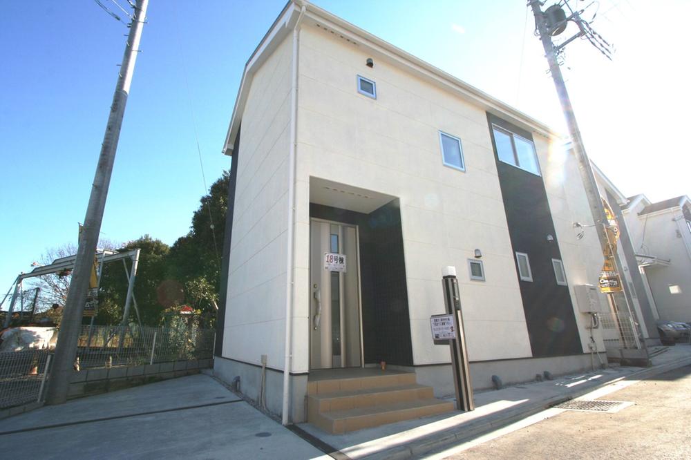 Local appearance photo. Local (12 May 2013) Shooting