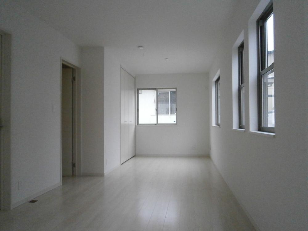 Non-living room. Indoor (11 May 2013) Shooting