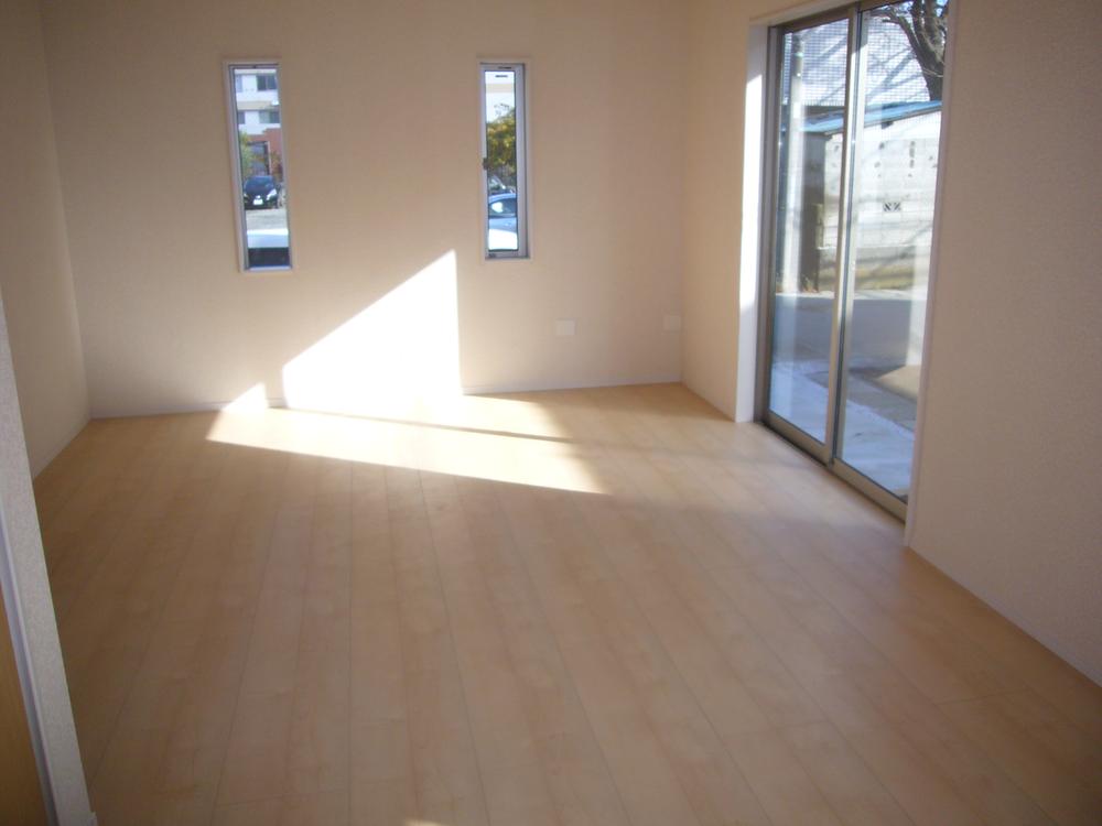 Same specifications photos (living)