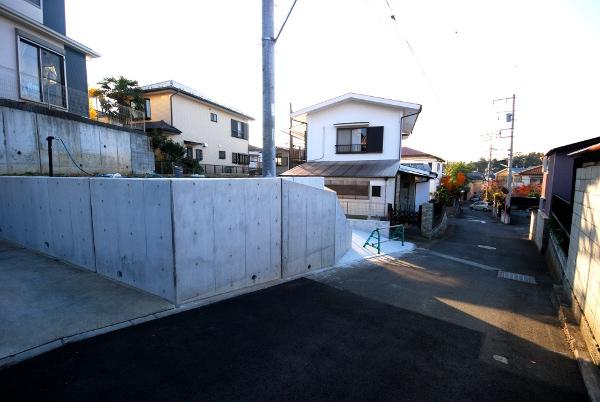 Local photos, including front road. Local (12 May 2013) Shooting