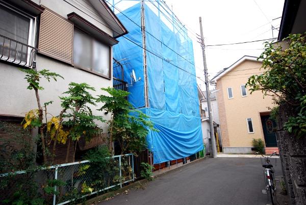 Local photos, including front road. Local (11 May 2013) Shooting