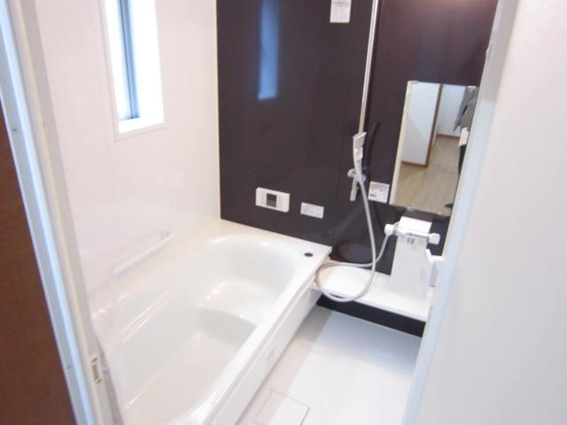 Bathroom. Indoor (11 May 2013) Shooting