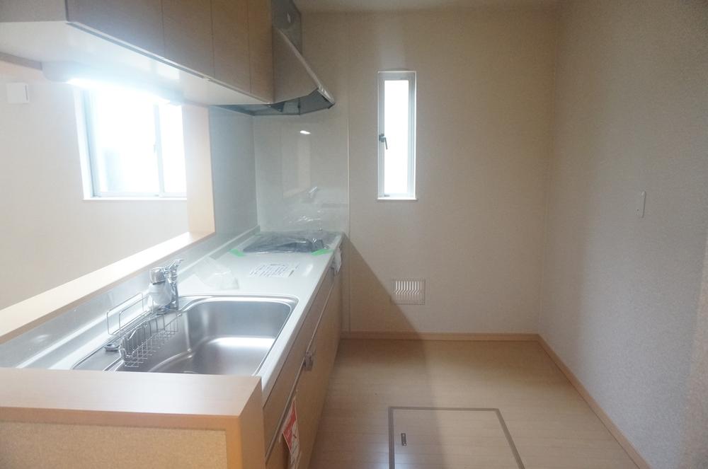 Kitchen. 15 Building Face-to-face kitchen with a feeling of opening!