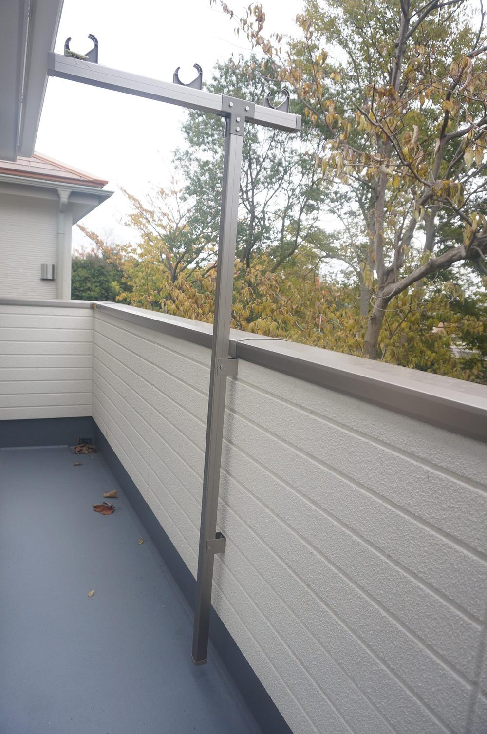 Balcony. 15 Building Wide span Parco knee that is out of the 2 rooms