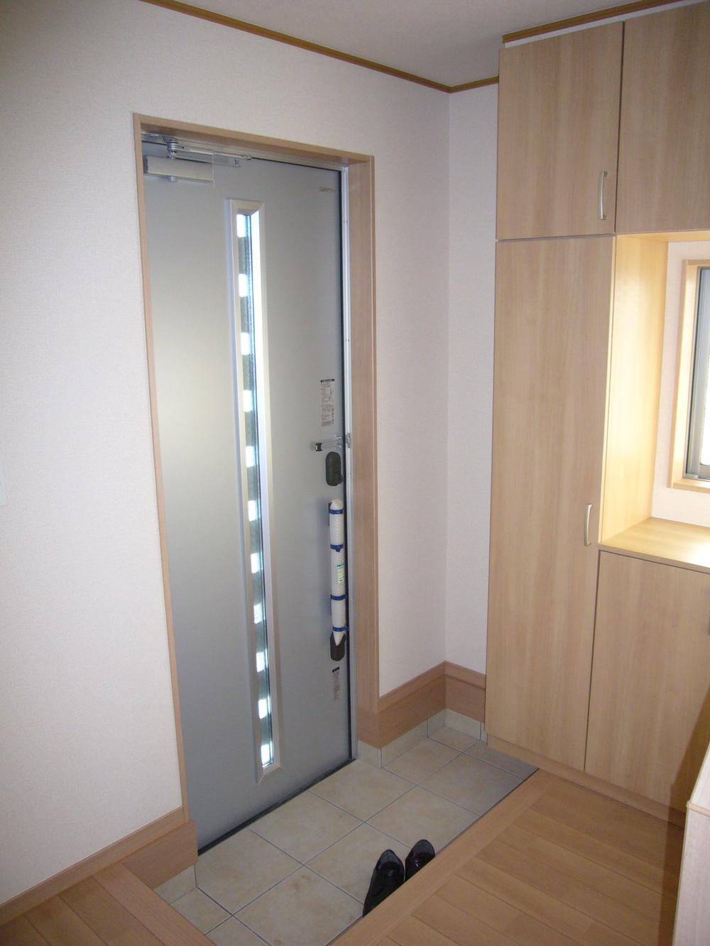 Entrance. Local (September 2013) Shooting