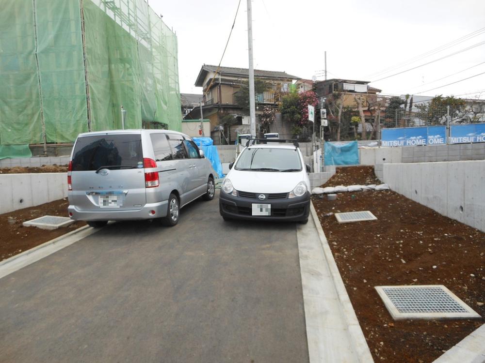 Local photos, including front road. Local (12 May 2013) Shooting