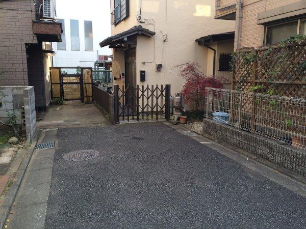 Local photos, including front road. Local (12 May 2013) Shooting