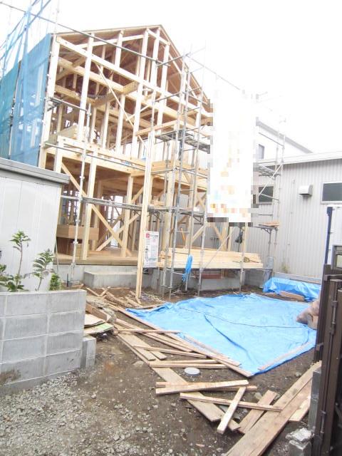 Local appearance photo. Local (12 May 2013) Shooting