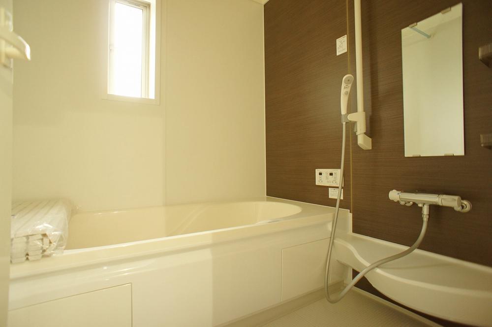 Bathroom. Indoor (10 May 2013) Shooting, This is a system bus with a ventilation heating dryer.