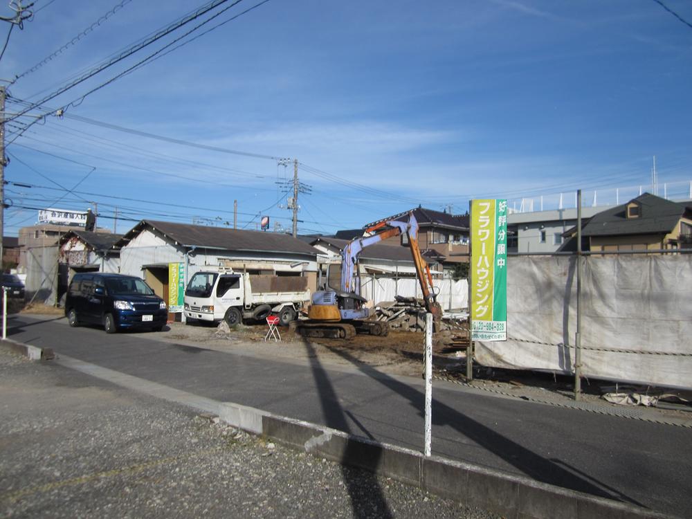 Local photos, including front road. Local (12 May 2013) has a shot current demolition work.