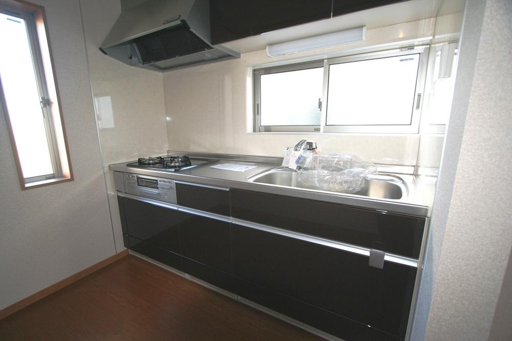 Kitchen. Local (12 May 2013) Shooting