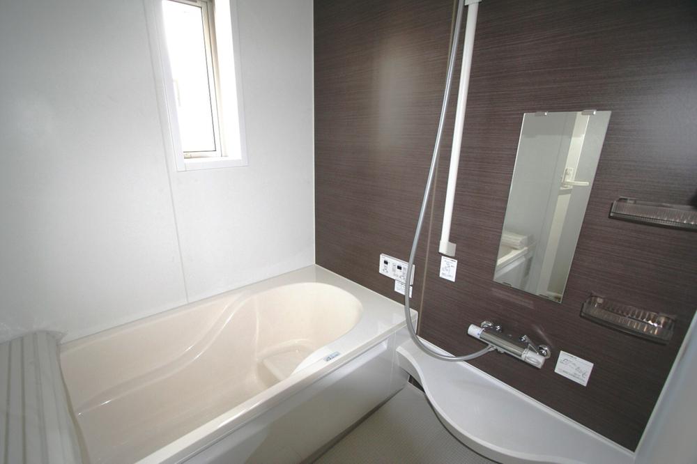 Bathroom. Local (12 May 2013) Shooting