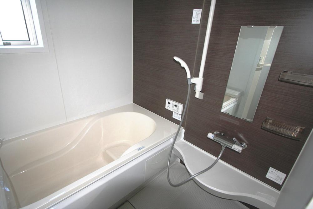 Bathroom. Local (12 May 2013) Shooting