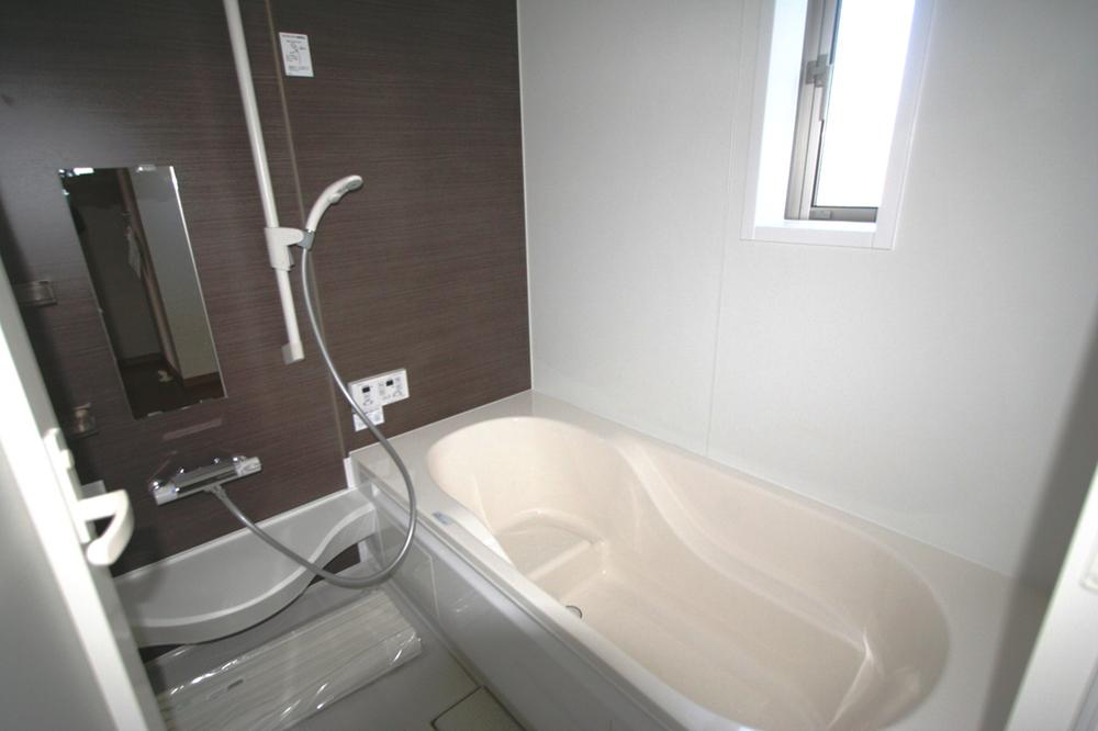 Bathroom. Local (12 May 2013) Shooting