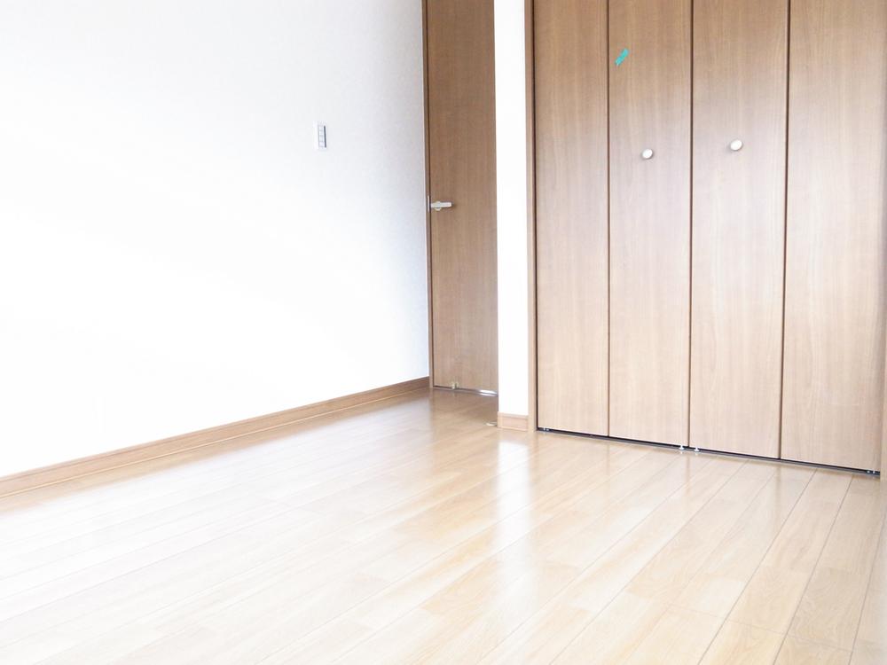 Receipt. ☆ Each room is, All because it comes with a closet, There is no need to put such as chest of drawers ☆