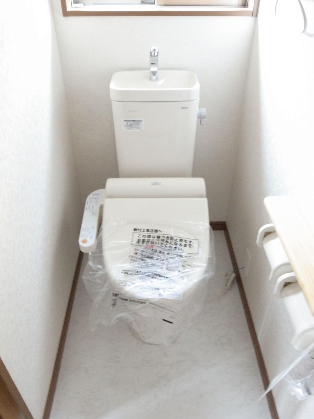 Toilet. ☆ It is a bidet with a toilet seat on both the first floor second floor ☆