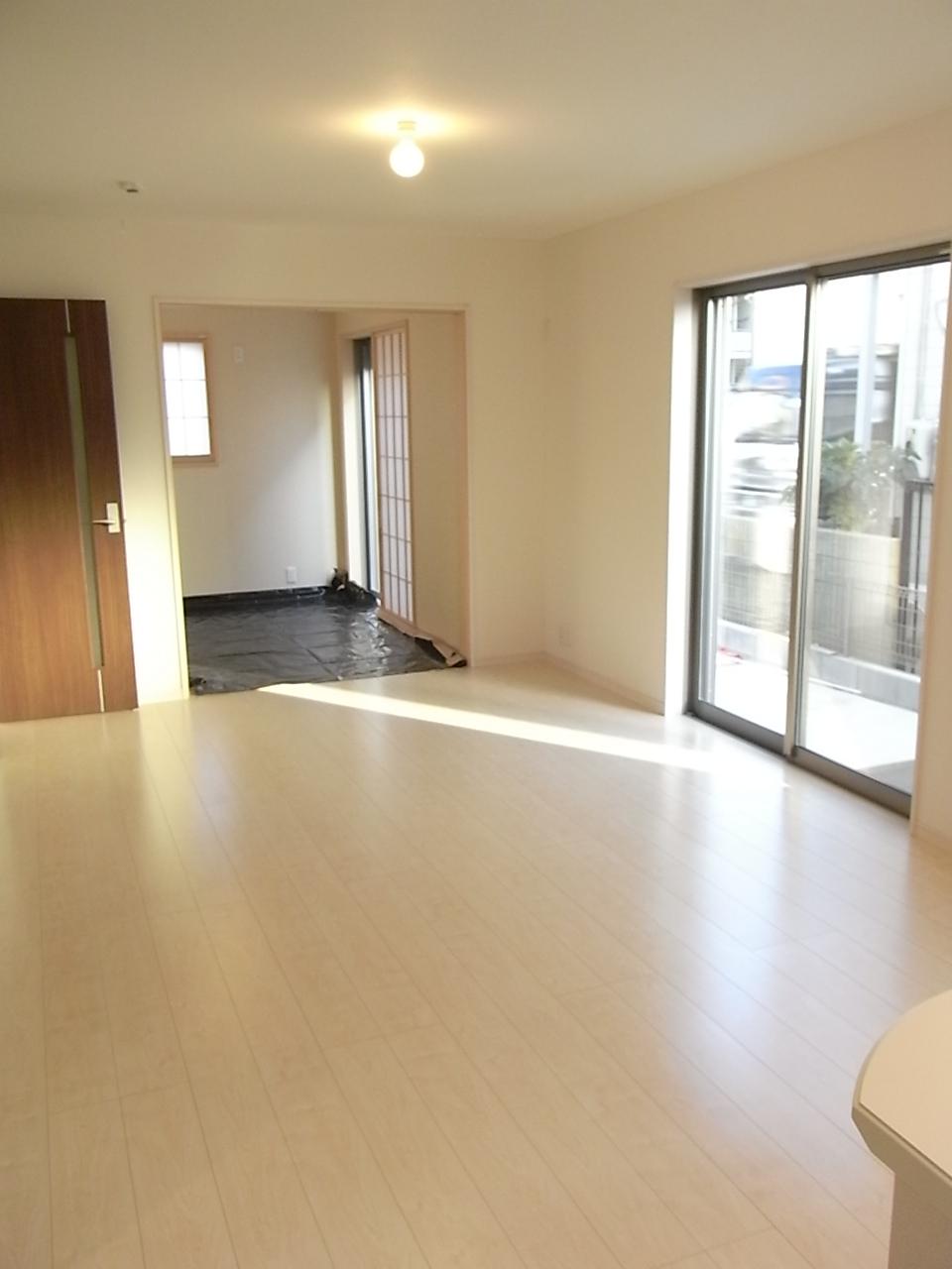 Living. Same specifications