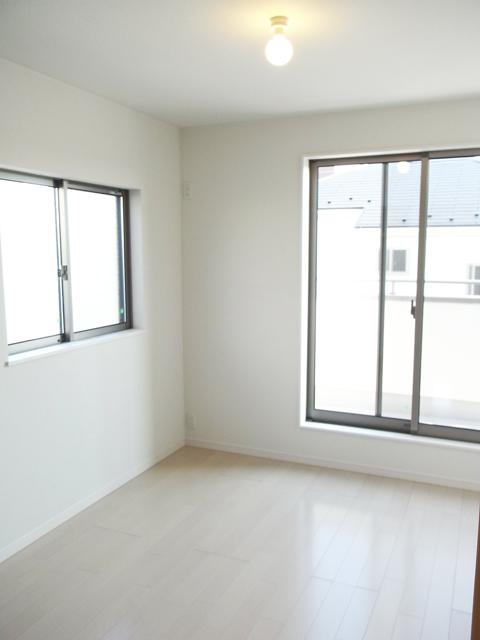 Non-living room. Same specifications