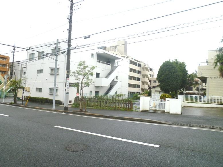 Local photos, including front road. Local (10 May 2013) Shooting