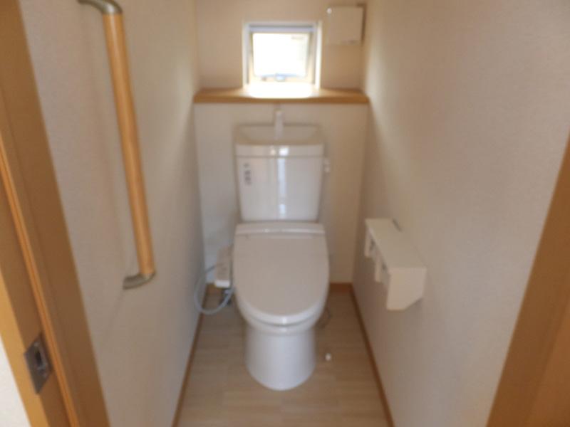 Toilet. Indoor (10 May 2013) Shooting