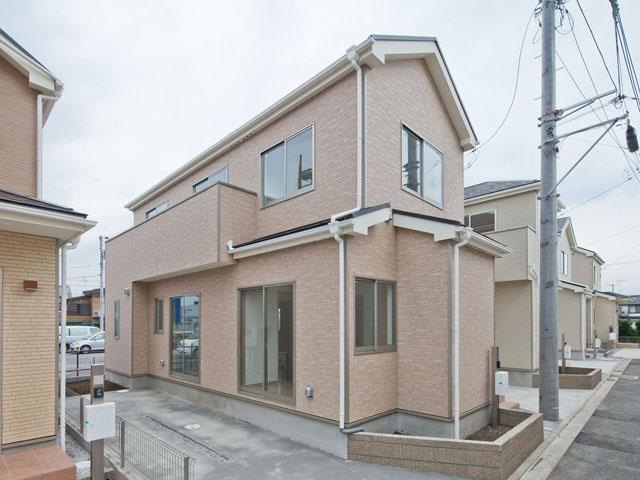 Local appearance photo. Local (10 May 2013) Shooting