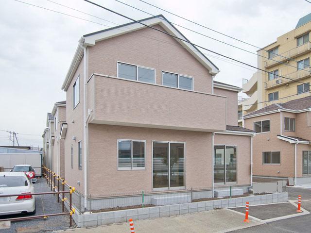 Local appearance photo. Local (10 May 2013) Shooting